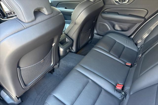 2026 Volvo V60 Cross Country Plus, B5 AWD Gas (mild hybrid)