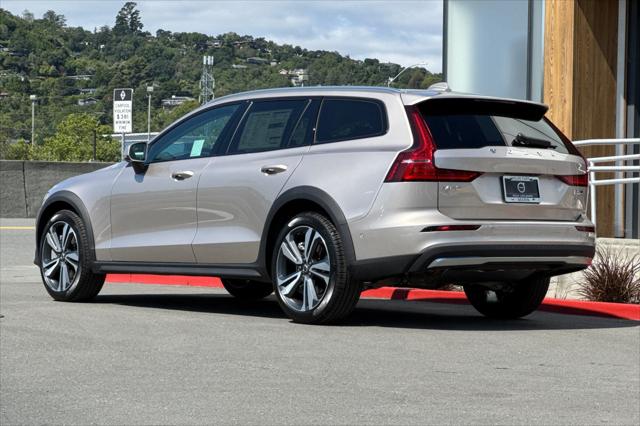 2026 Volvo V60 Cross Country Plus, B5 AWD Gas (mild hybrid)