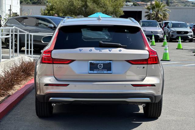2026 Volvo V60 Cross Country Plus, B5 AWD Gas (mild hybrid)
