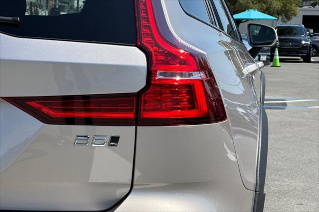 2026 Volvo V60 Cross Country Plus, B5 AWD Gas (mild hybrid)