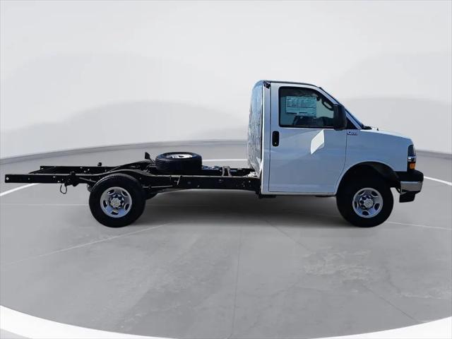 2023 Chevrolet Express Cutaway Work Van
