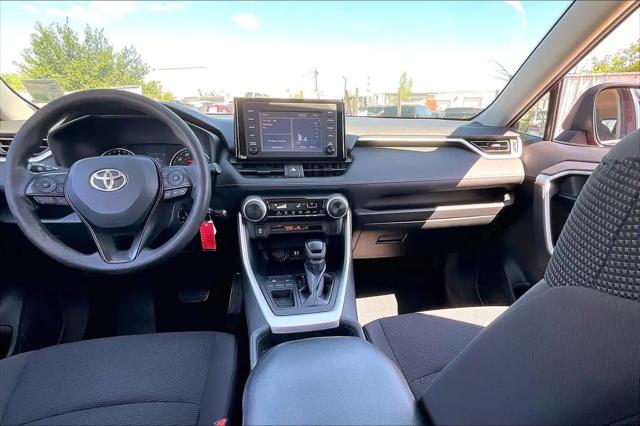 2019 Toyota RAV4 LE