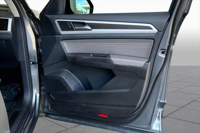 2023 Volkswagen Atlas 2.0T SE w/Technology