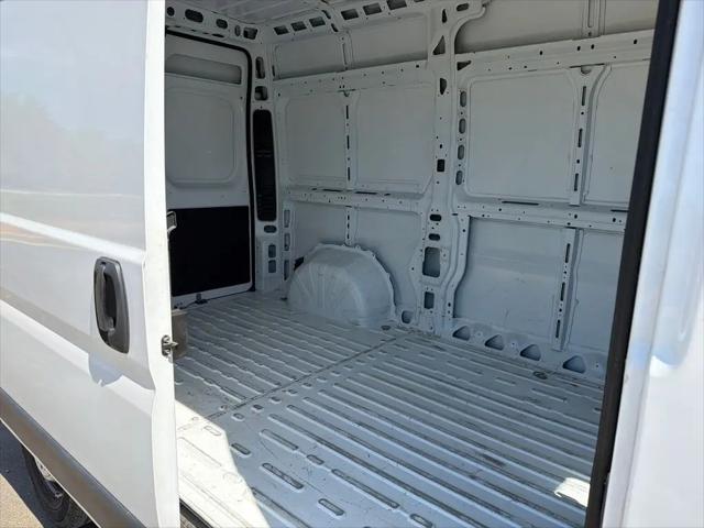 2025 Ram ProMaster 2500 Cargo Van Tradesman High Roof 136" WB w/Pass Seat