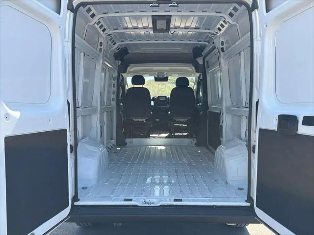 2025 Ram ProMaster 2500 Cargo Van Tradesman High Roof 136" WB w/Pass Seat