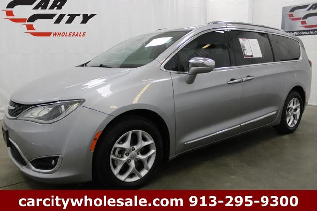 2020 Chrysler Pacifica Limited for sale in Shawnee, KS