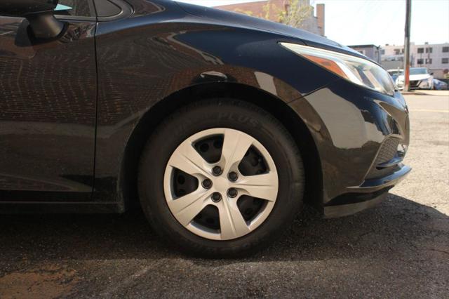 2018 Chevrolet Cruze LS Auto