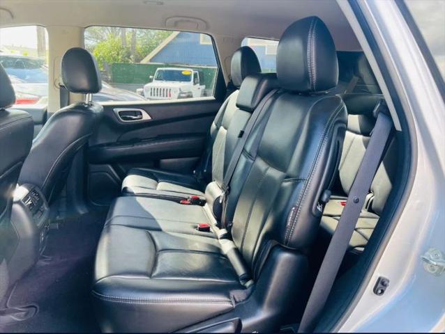 2018 Nissan Pathfinder SL