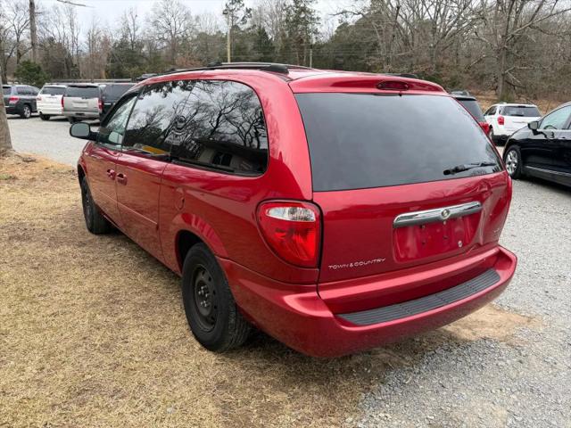 2004 Chrysler Town & Country LX