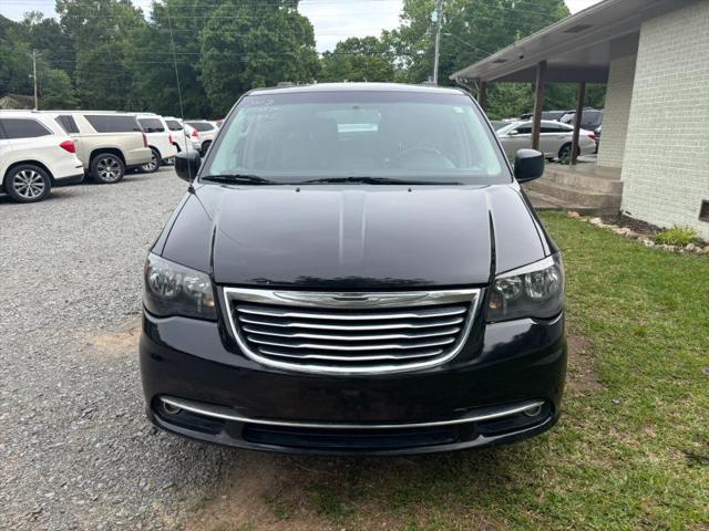 2012 Chrysler Town & Country Touring