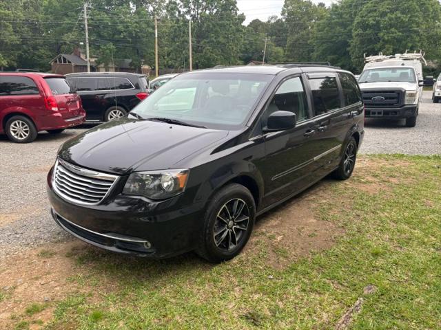 2012 Chrysler Town & Country Touring