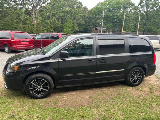 2012 Chrysler Town & Country Touring