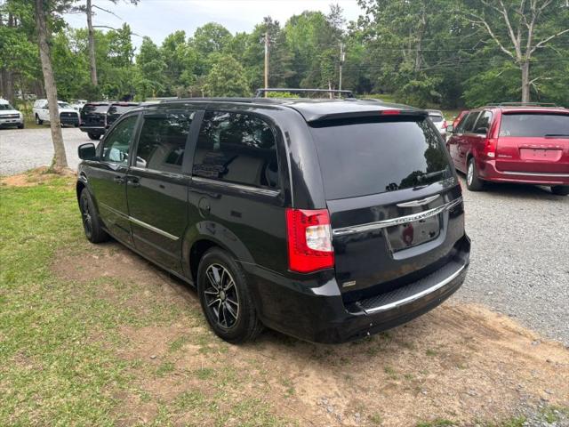 2012 Chrysler Town & Country Touring