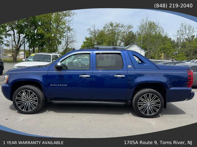 2013 Chevrolet Avalanche LS