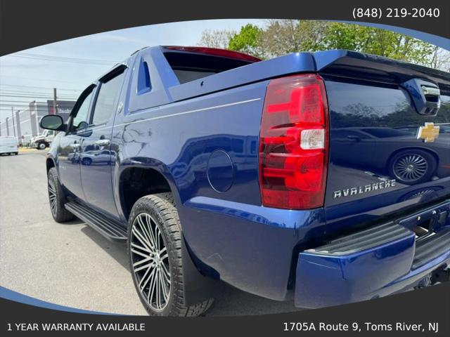 2013 Chevrolet Avalanche LS
