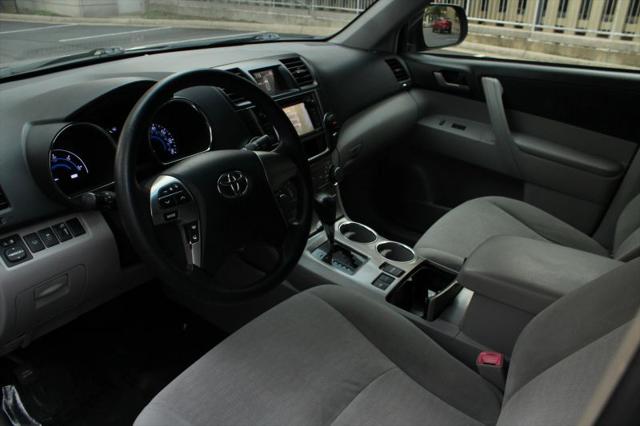 2013 Toyota Highlander Hybrid Base V6
