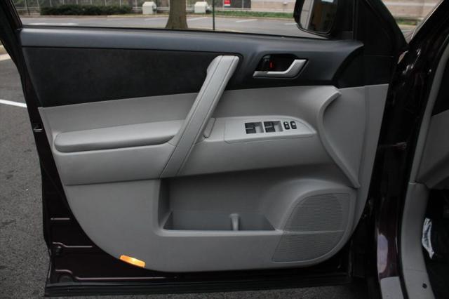 2013 Toyota Highlander Hybrid Base V6