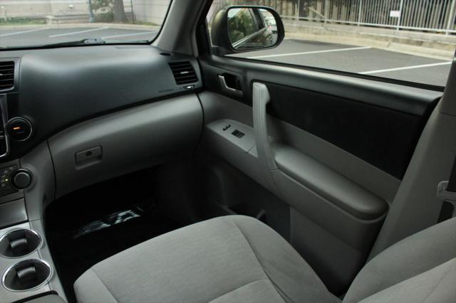 2013 Toyota Highlander Hybrid Base V6
