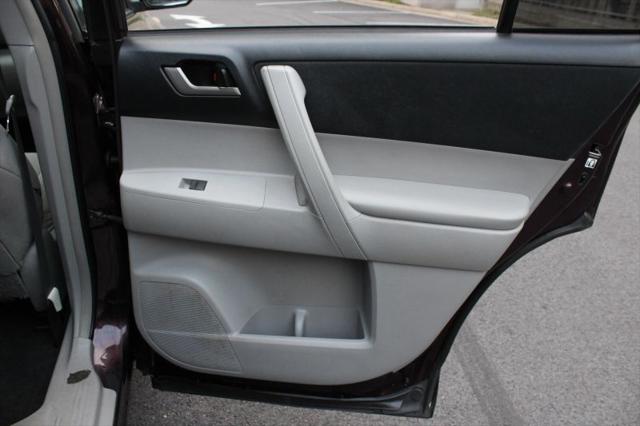 2013 Toyota Highlander Hybrid Base V6