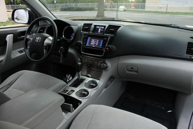 2013 Toyota Highlander Hybrid Base V6