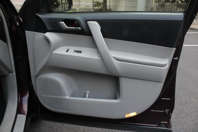 2013 Toyota Highlander Hybrid Base V6