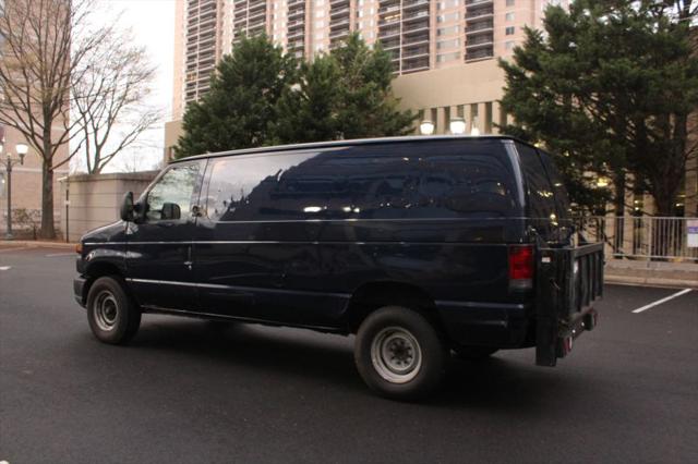 2013 Ford E-350 Super Duty Commercial