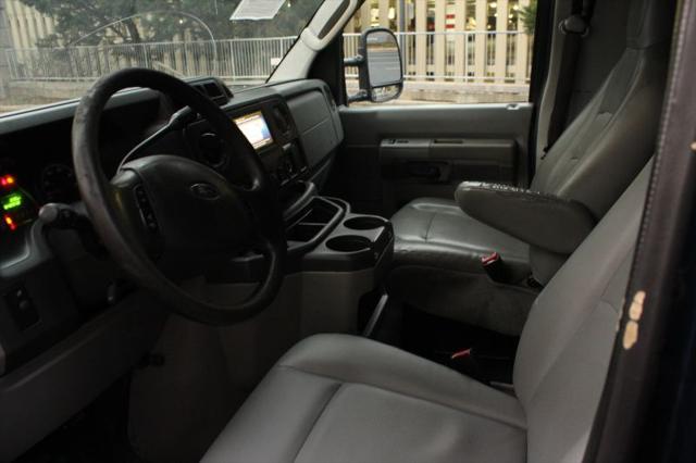 2013 Ford E-350 Super Duty Commercial