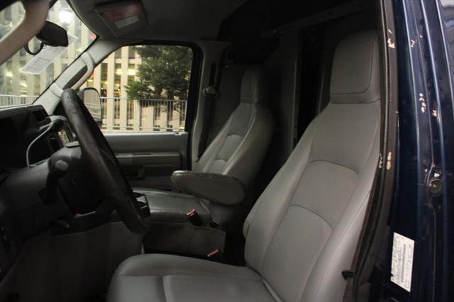 2013 Ford E-350 Super Duty Commercial