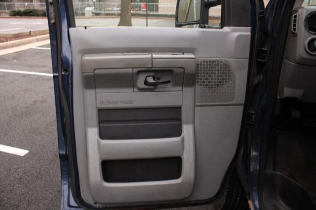 2013 Ford E-350 Super Duty Commercial