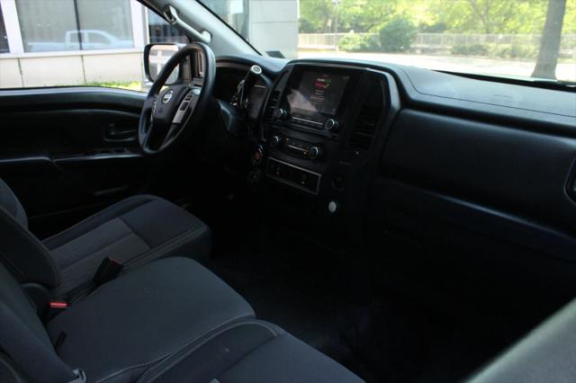 2022 Nissan Titan Crew Cab S 4x4