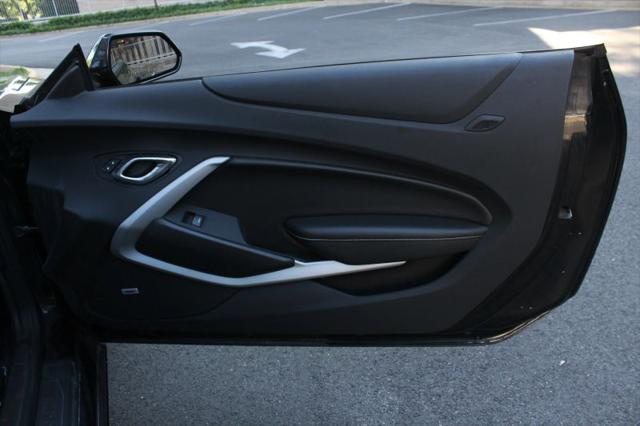 2021 Chevrolet Camaro RWD Convertible 2LT