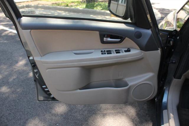 2009 Suzuki SX4 LE