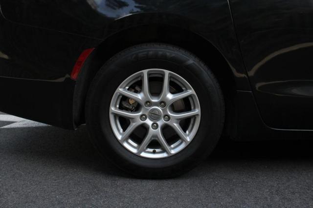 2024 Chrysler Voyager LX