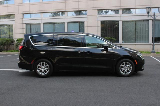 2024 Chrysler Voyager LX