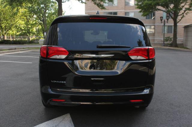 2024 Chrysler Voyager LX