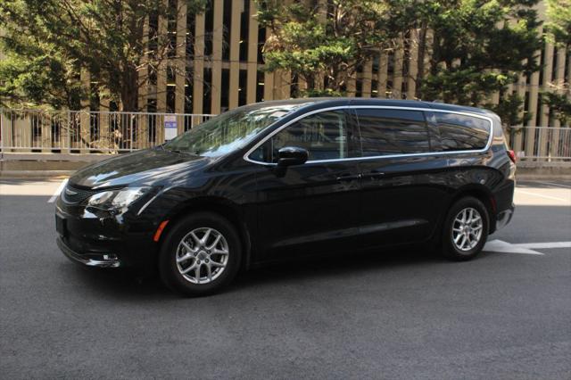 2024 Chrysler Voyager LX