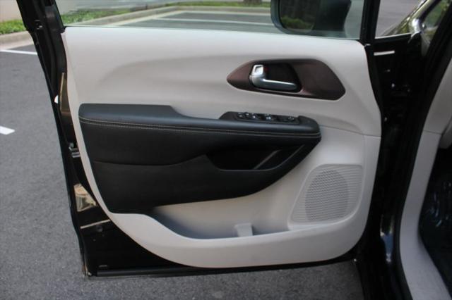 2024 Chrysler Voyager LX