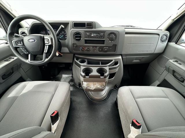 2027 Ford E-Series Cutaway Base