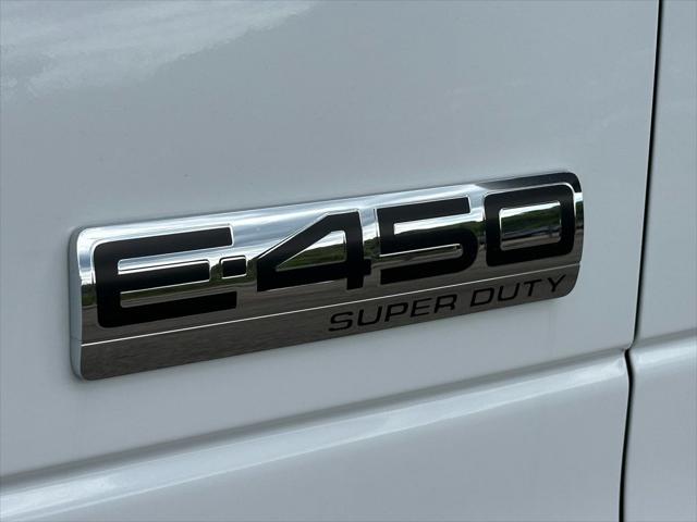 2027 Ford E-Series Cutaway Base