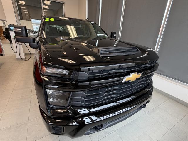 2024 Chevrolet Silverado 2500HD 4WD Crew Cab Standard Bed Custom 2024 Chevrolet Silverado 2500HD 4WD Crew Cab Standard Bed Custom
