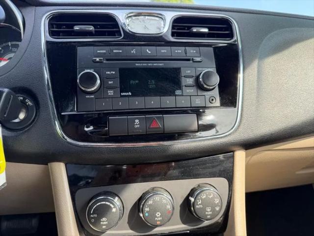 2012 Chrysler 200 Touring