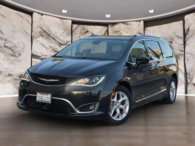 2017 Chrysler Pacifica Touring-L Plus