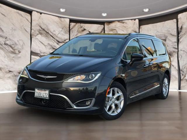 2017 Chrysler Pacifica Touring-L Plus