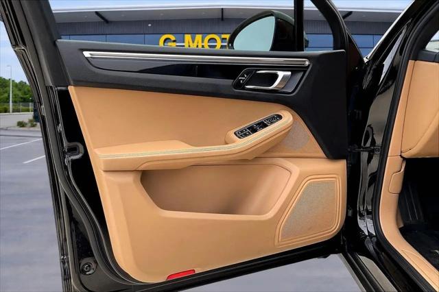 2017 Porsche Macan Macan