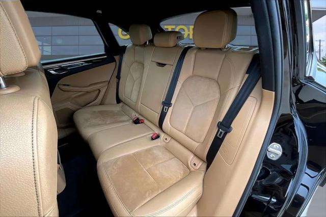 2017 Porsche Macan Macan