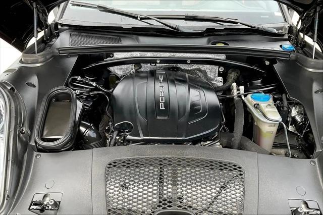 2017 Porsche Macan Macan