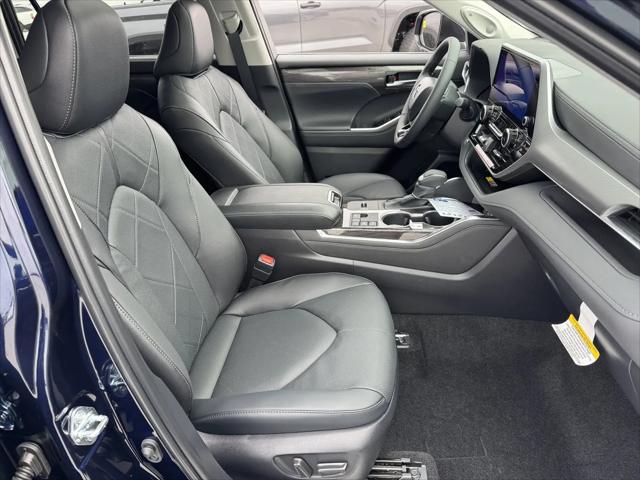 2026 Toyota Highlander Hybrid Platinum