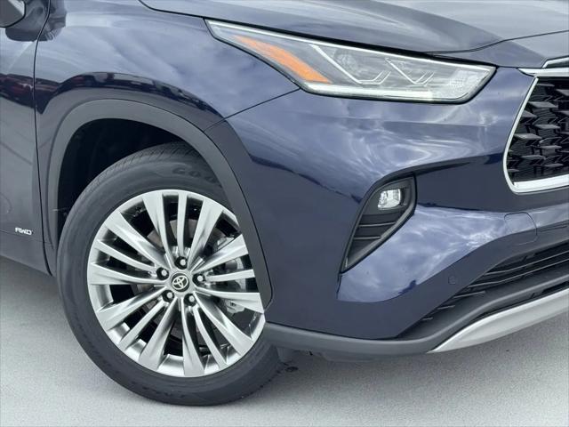 2026 Toyota Highlander Hybrid Platinum