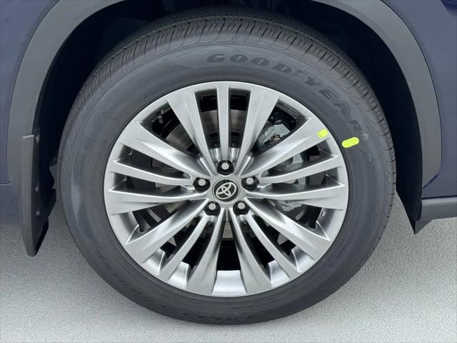 2026 Toyota Highlander Hybrid Platinum