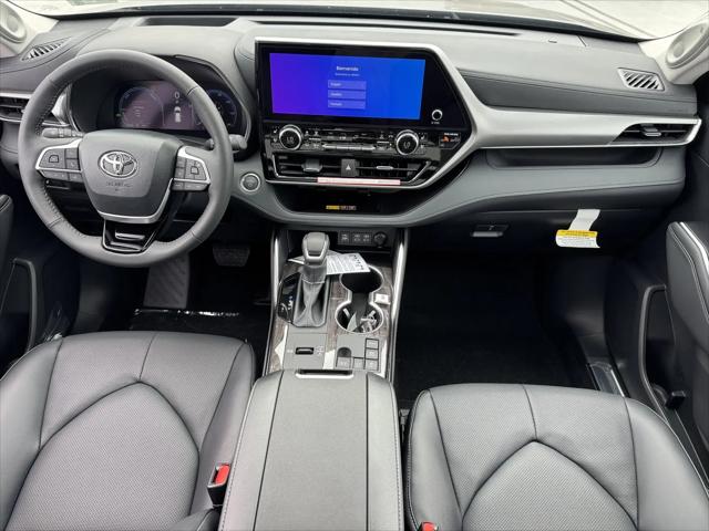 2026 Toyota Highlander Hybrid Platinum